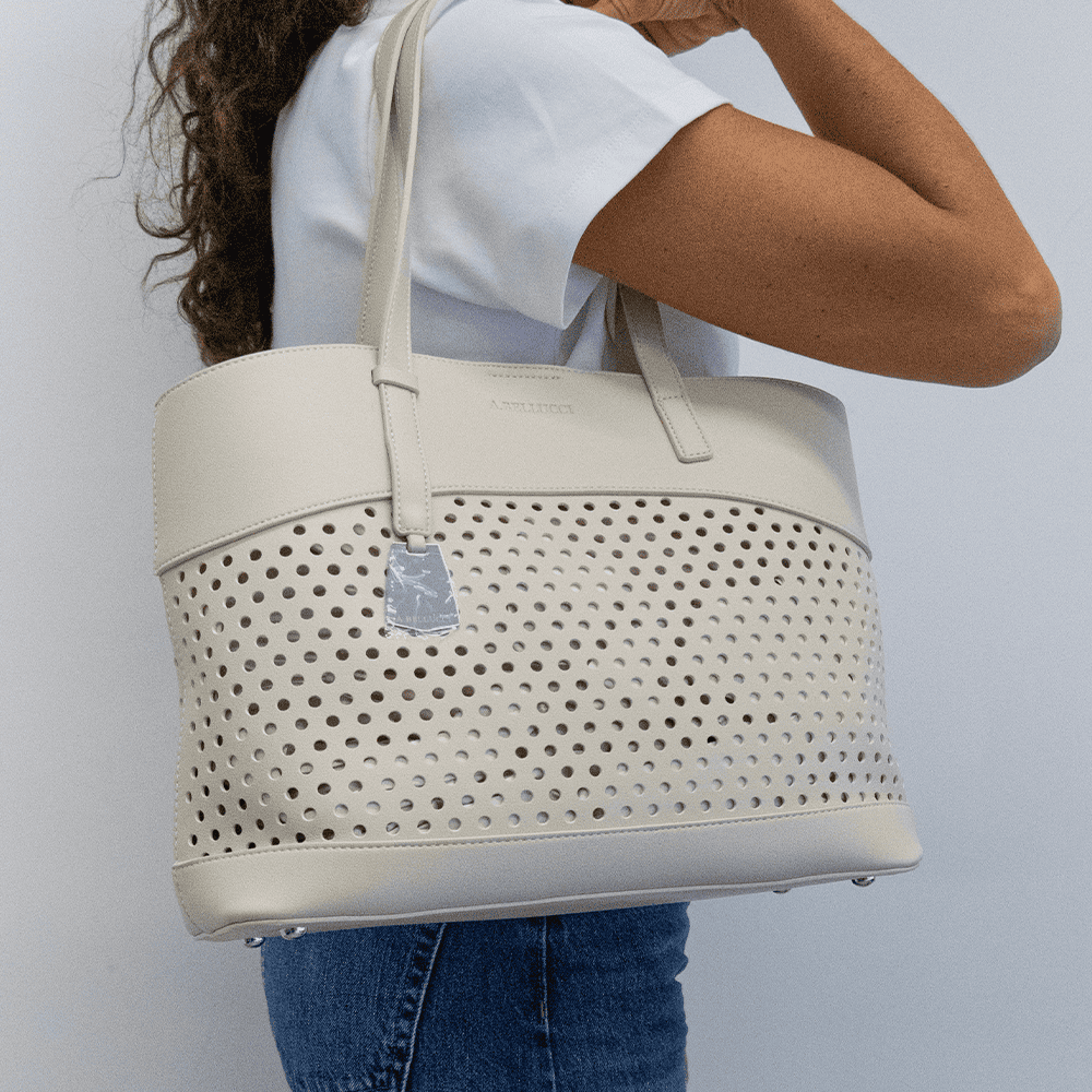 TAYANA HOBO – TRAFORATA