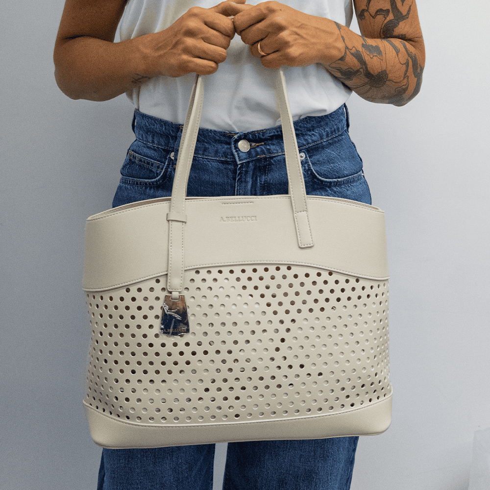 TAYANA HOBO – TRAFORATA