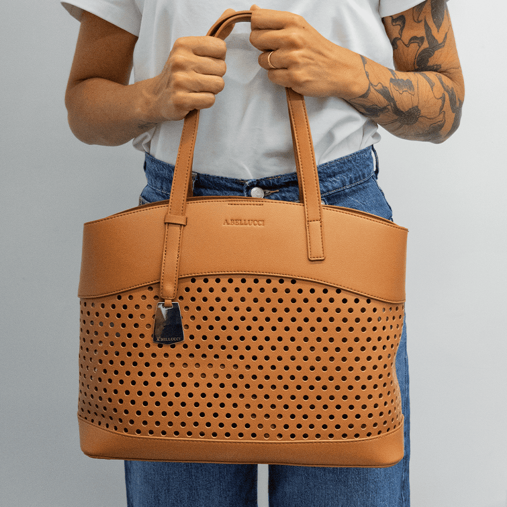TAYANA HOBO – TRAFORATA