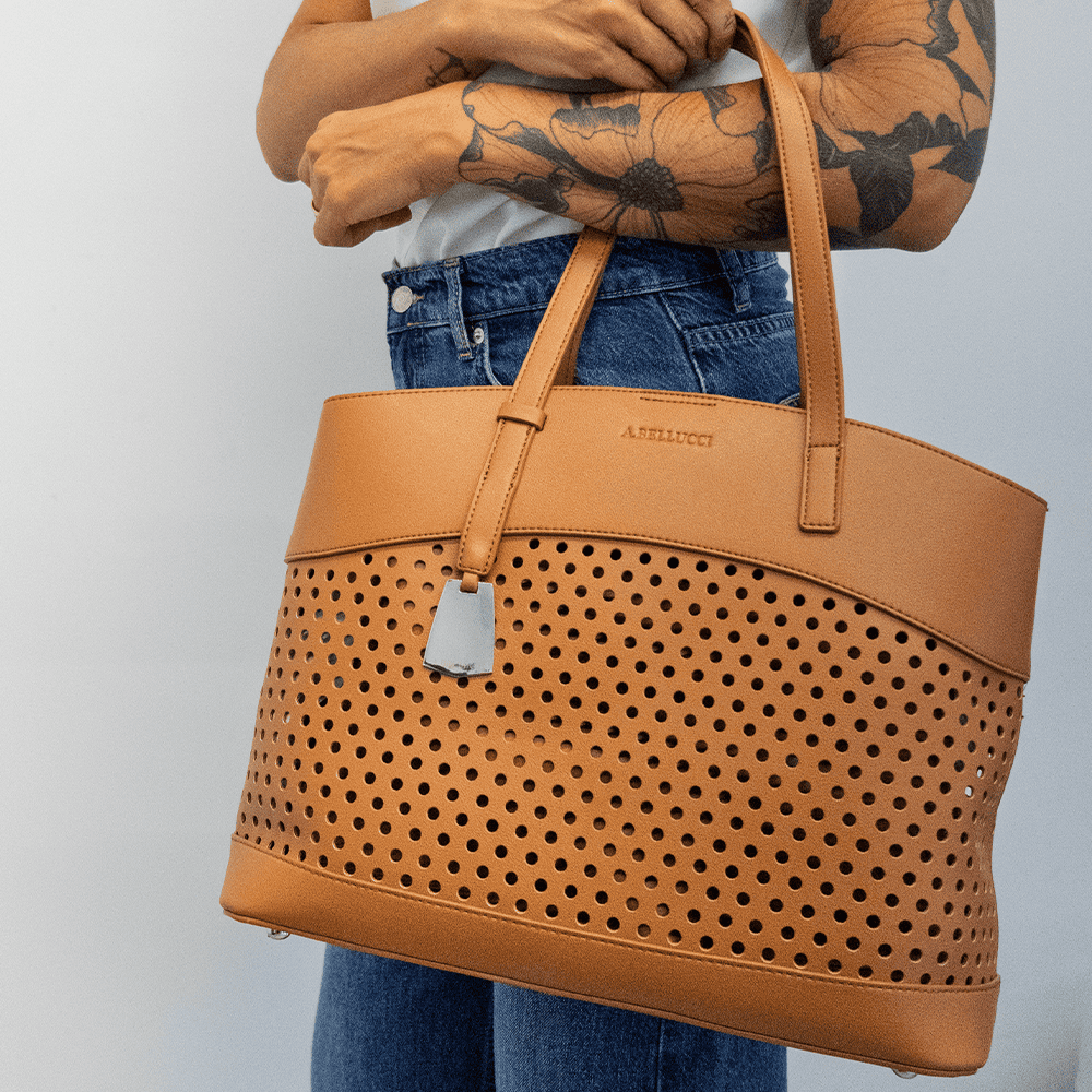 TAYANA HOBO – TRAFORATA